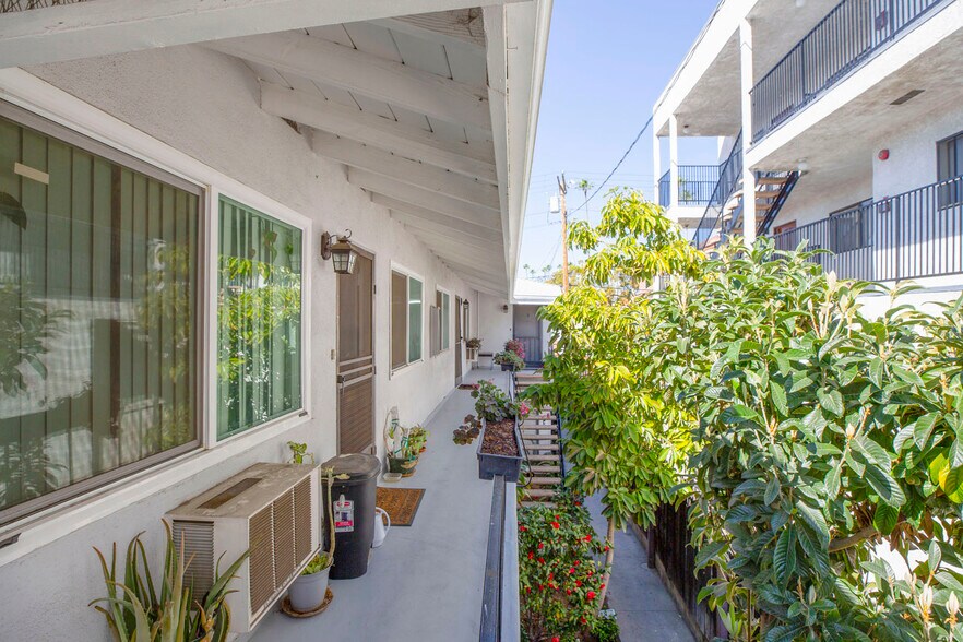 More Photos Of 1157 Justin Ave, Glendale Apartments For Sale