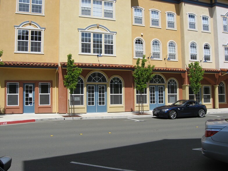 More Photos Of 220 Windsor River Rd, Windsor Apartments For Sale