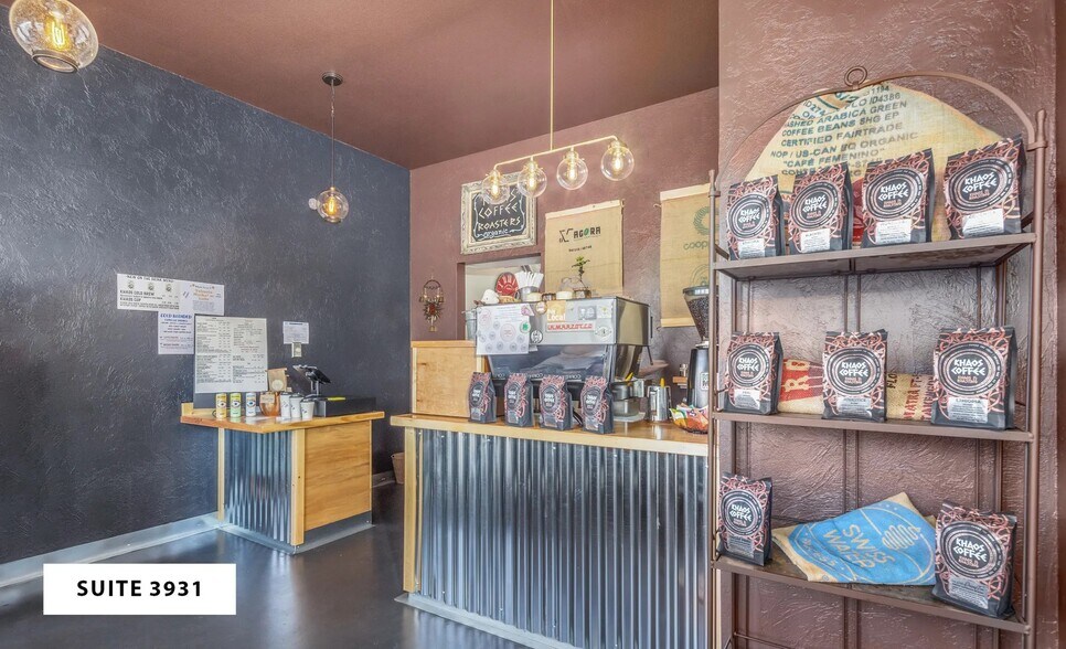 More Photos Of 3925-3931 W Overland Rd, Boise General Retail For Lease