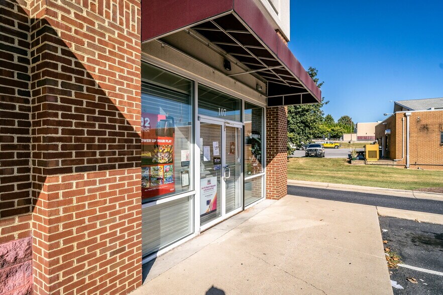 More Photos Of 1028 Richmond Ave, Staunton Unknown For Lease
