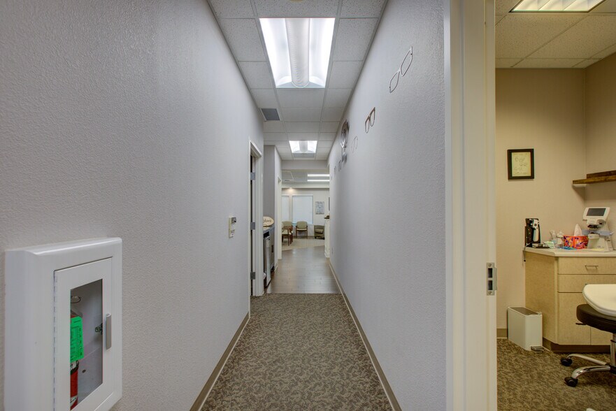 More Photos Of 2020 Colorado Ave, Turlock Office For Sale