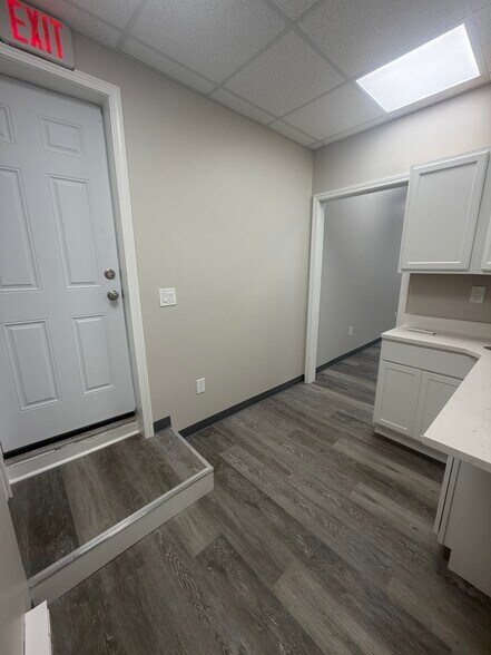 More Photos Of 218-224 S State St, Marengo Storefront Retail Residential For Lease