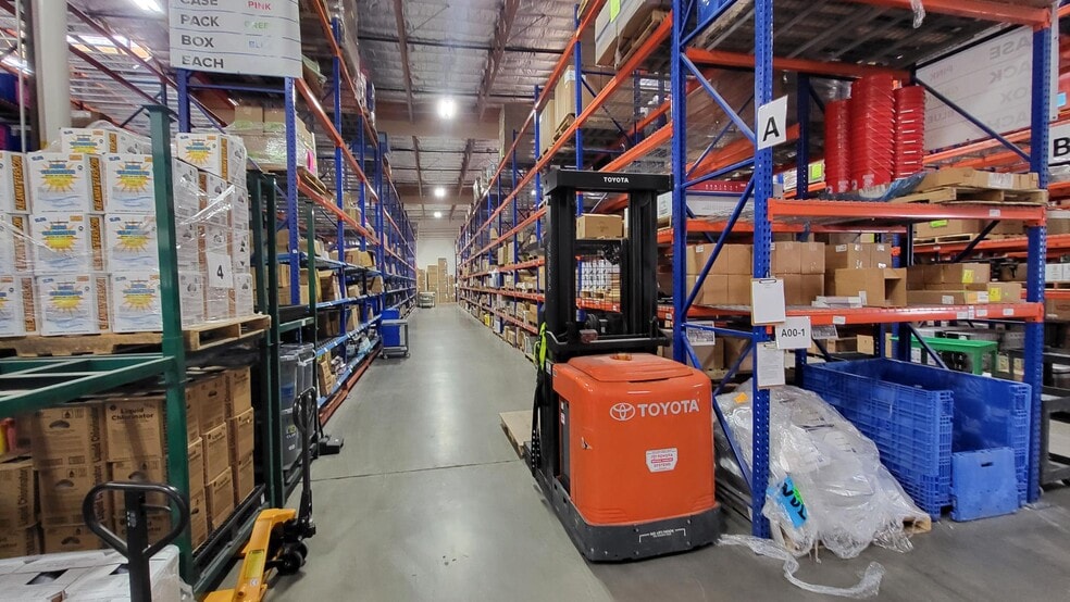 More Photos Of 3326 Ponderosa Way, Las Vegas Warehouse For Lease