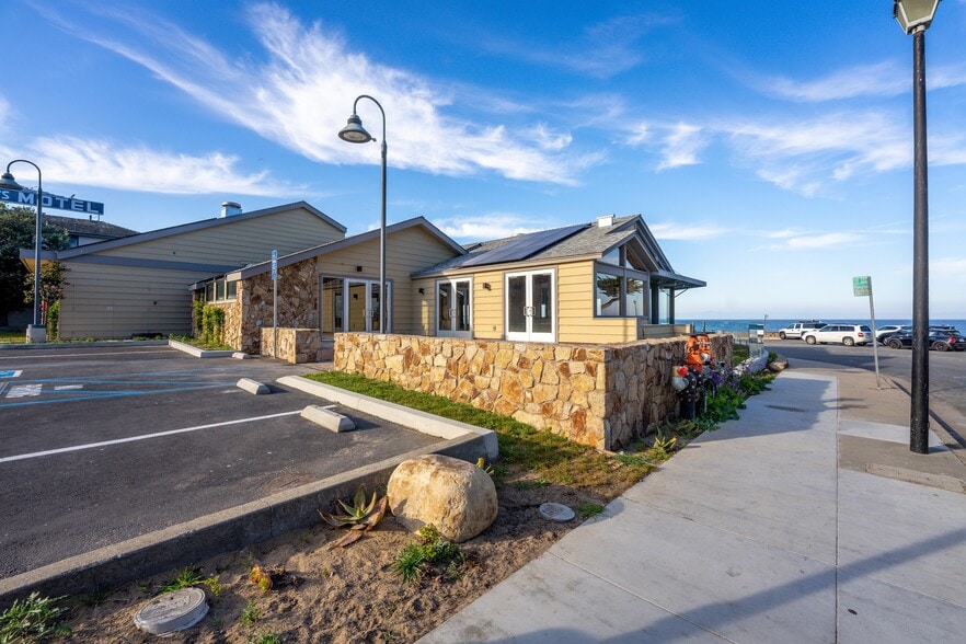 More Photos Of 631 Ocean View Blvd, Pacific Grove Restaurant For Lease