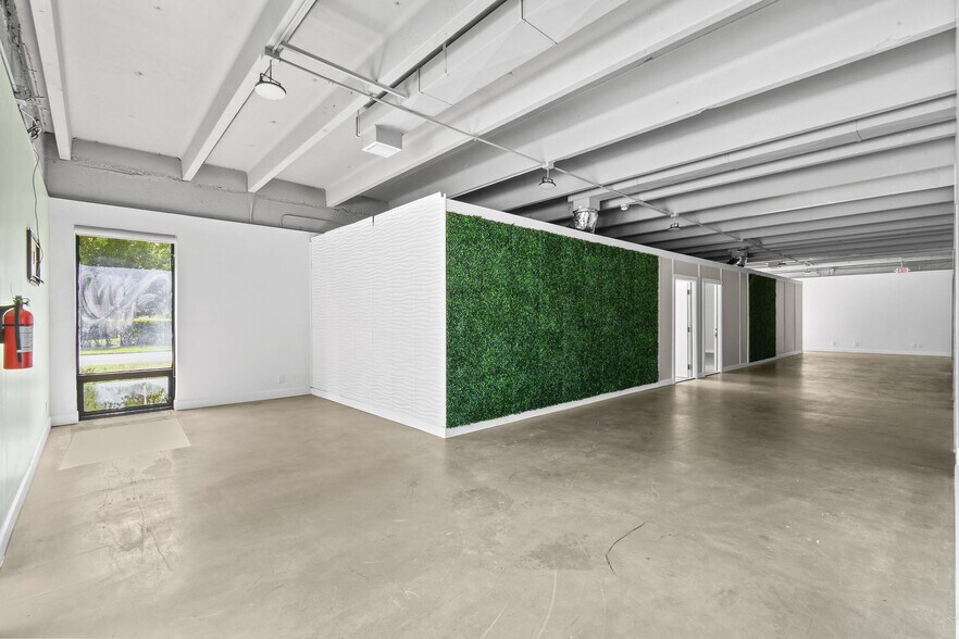 More Photos Of 469 Spencer Dr, West Palm Beach Medical For Lease