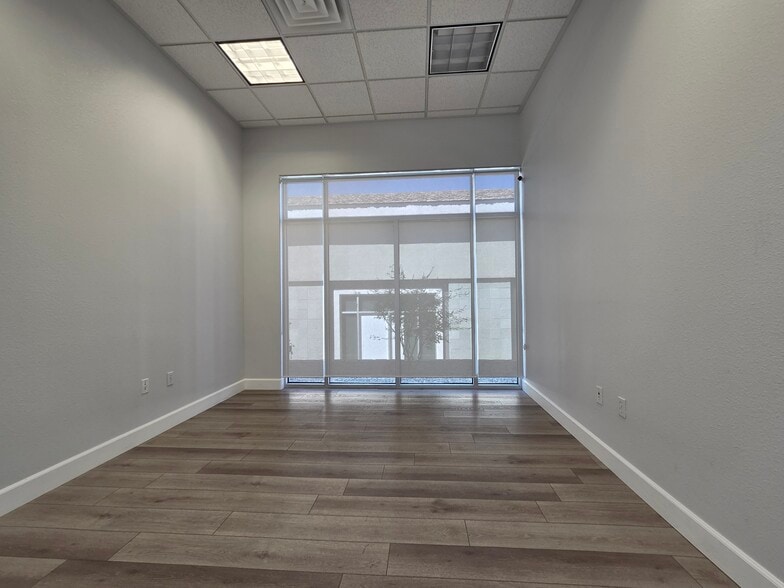 More Photos Of 2435 W Horizon Ridge Pky, Henderson Medical For Lease