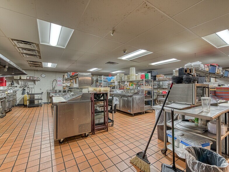 More Photos Of 11191 Telegraph Rd, Erie Specialty For Sale