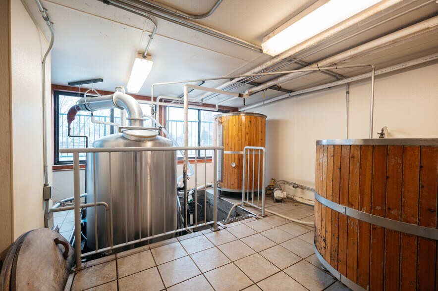 More Photos Of 161 E Front St, Traverse City Storefront Retail Residential For Lease