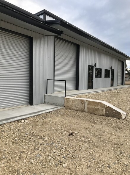 More Photos Of 12440 Trail Driver, Austin Warehouse For Lease