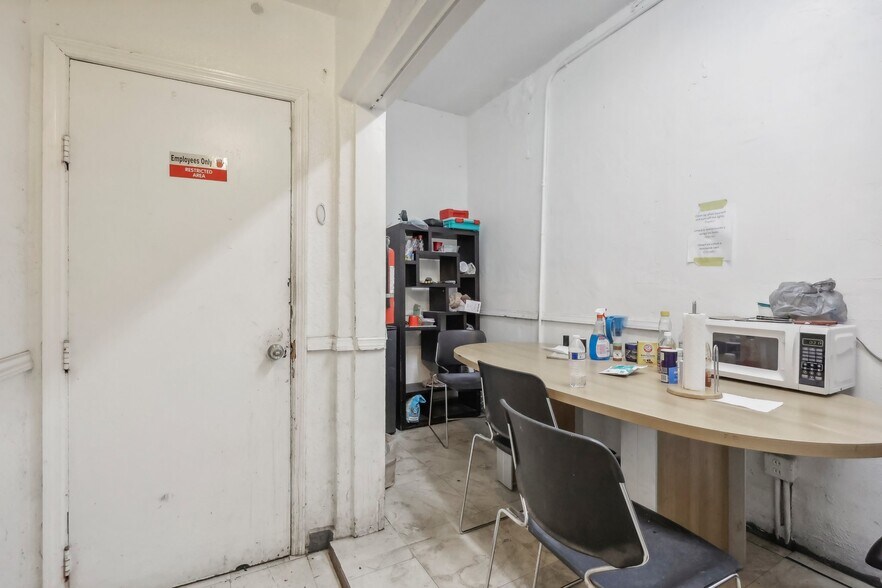 More Photos Of 15150 W Dixie Hwy, North Miami Beach Auto Repair For Sale