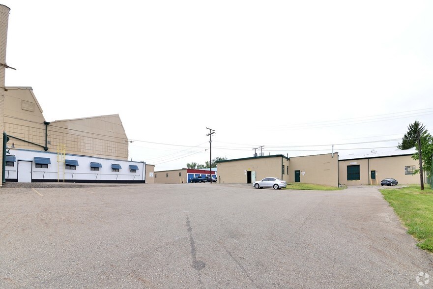 Primary Photo Of 1387 SW Claredon Ave, Canton Manufacturing For Lease