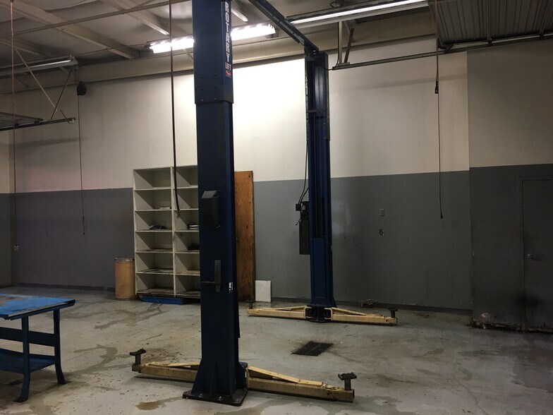 More Photos Of 2117 Shorter Ave SW, Rome Auto Repair For Sale