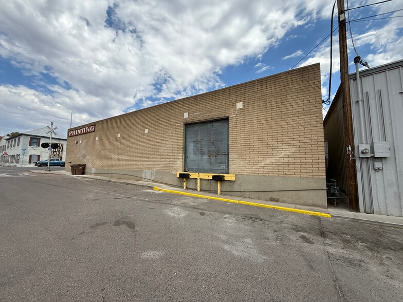 More Photos Of 298 N Pine St, Globe Light Distribution For Sale