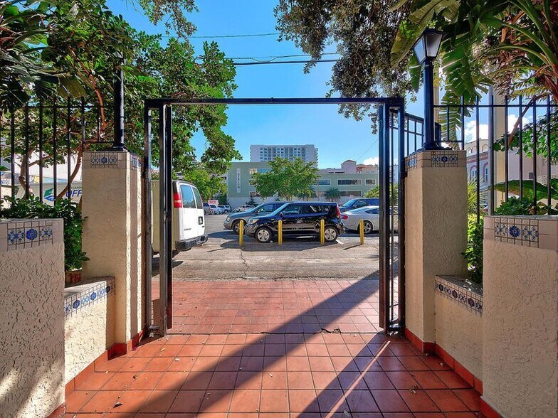 More Photos Of 330 Clematis St, West Palm Beach Storefront Retail Office For Sale