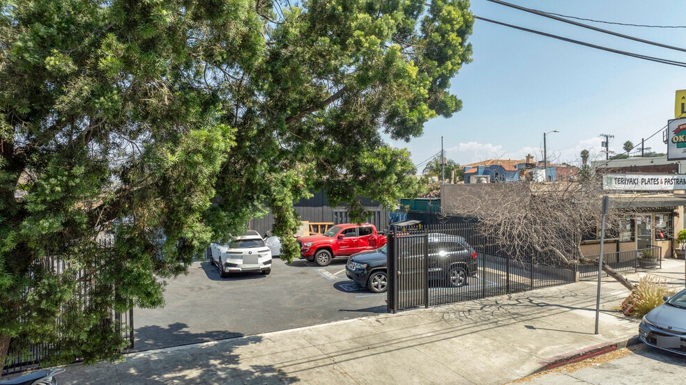 More Photos Of 4605–4619 W Pico Boulevard, Los Angeles Auto Repair For Sale