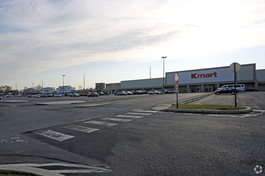 2600 MacDade Blvd, Holmes, PA 19043 For Lease