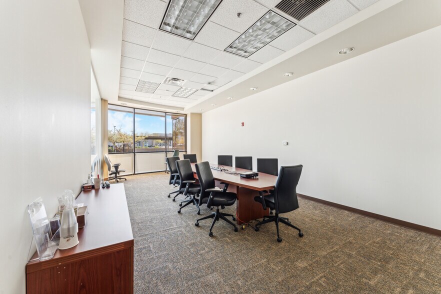 More Photos Of 7499 E Paradise Ln, Scottsdale Industrial For Lease