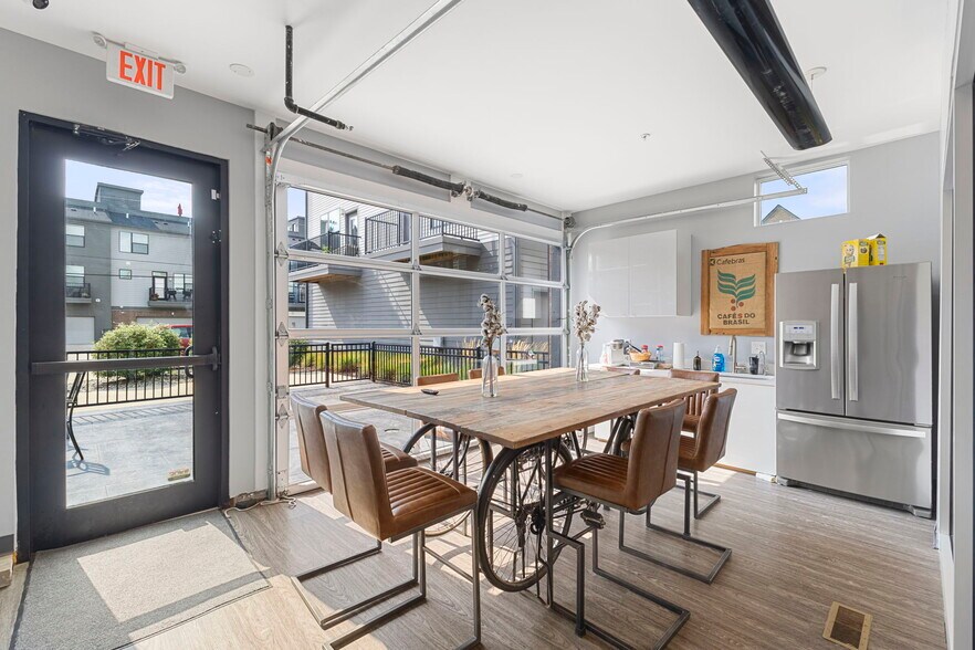 More Photos Of 1828-1834 Central Ave, Indianapolis Loft Creative Space For Sale