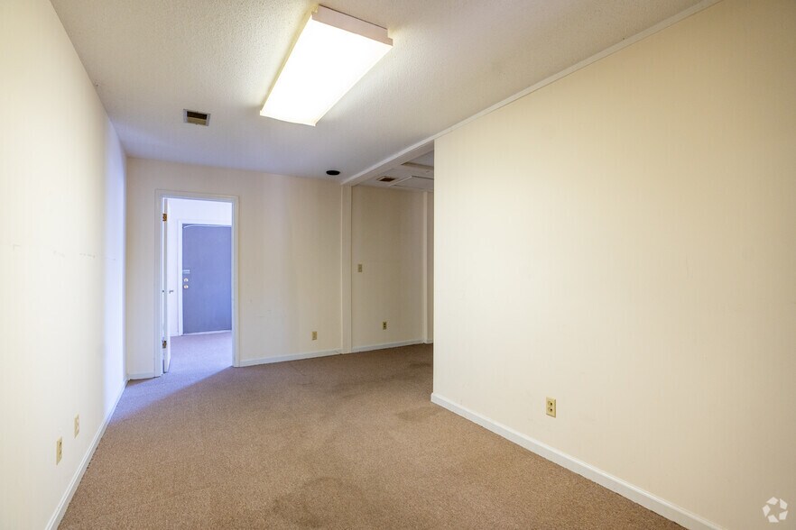 More Photos Of 1515 Huffman Rd, Center Point Unknown For Lease