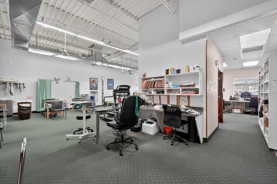 More Photos Of 24-26 Liberty Square Mall, Stony Point Office For Sale