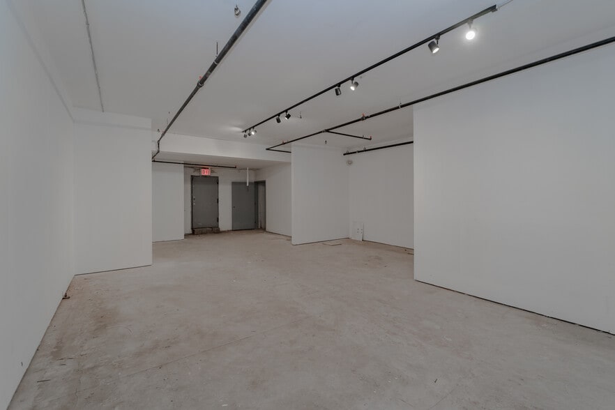 More Photos Of 131 W 14th St, New York Storefront Retail Residential For Lease