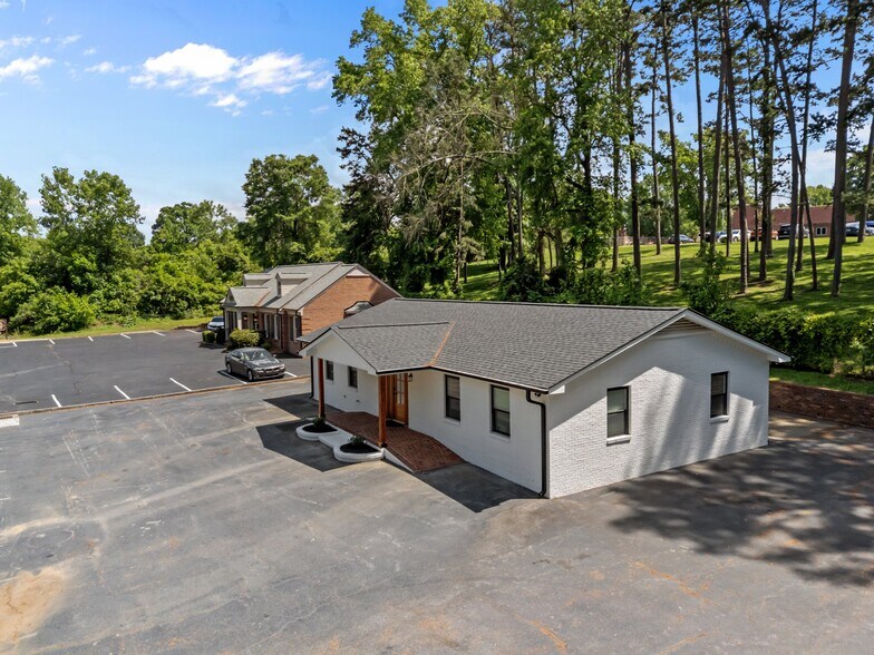 More Photos Of 421 Statesville Blvd, Salisbury Loft Creative Space For Lease