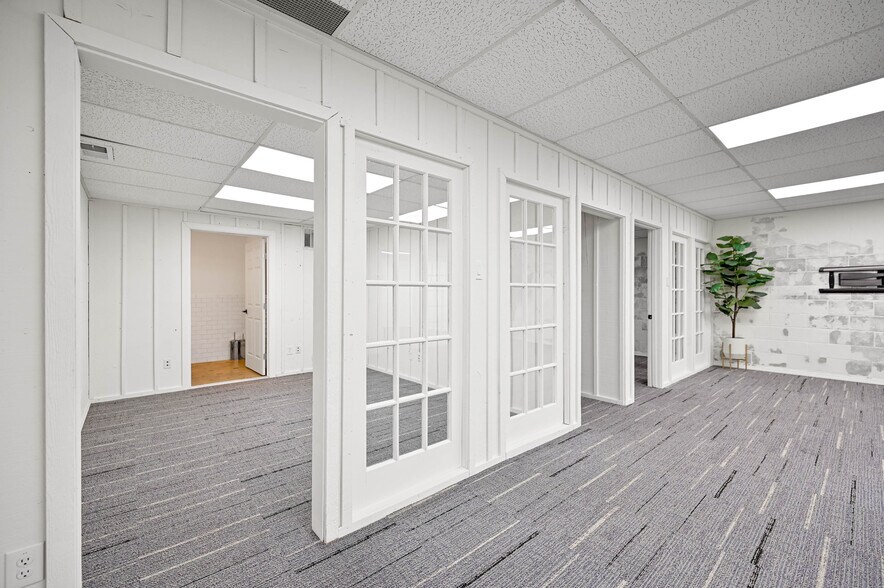 More Photos Of 504 Jose St, Santa Fe General Retail For Lease