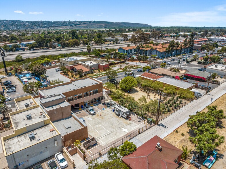 More Photos Of 165 W San Ysidro Blvd, San Ysidro General Retail For Lease