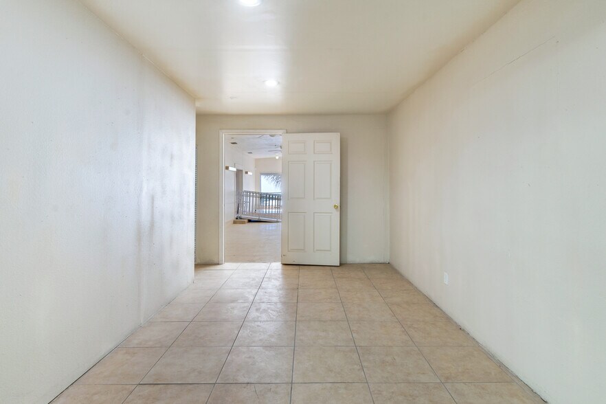 More Photos Of 947 W Ramsey St, Banning Freestanding For Sale