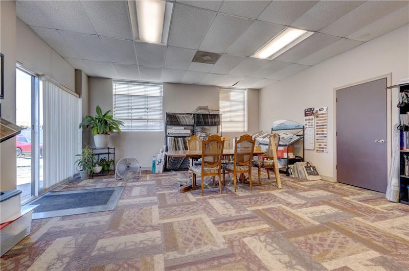 More Photos Of 6220-6226 Raytown Rd, Raytown Flex For Sale