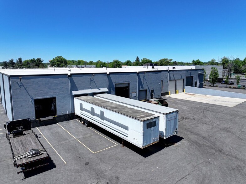 More Photos Of 140-142 Clinton Rd, Fairfield Warehouse For Lease
