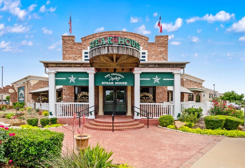 More Photos Of 19660-20030 Southwest Fwy, Sugar Land Unknown For Sale