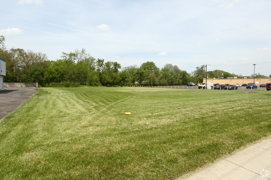 Primary Photo Of 25200 Van Born Rd, Dearborn Heights Land For Lease