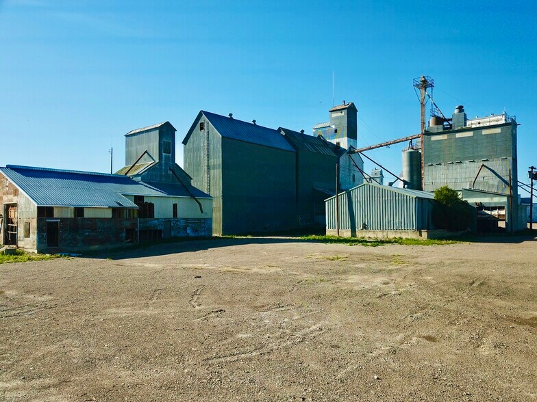 More Photos Of 120 4th Ave SE, Conrad Industrial For Sale