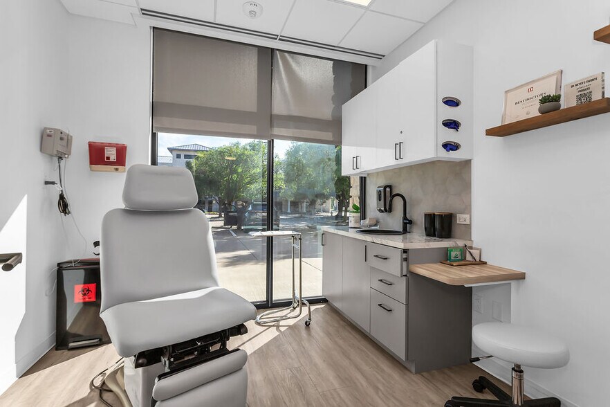 More Photos Of 5060 Tennyson Pky, Plano Medical For Sale