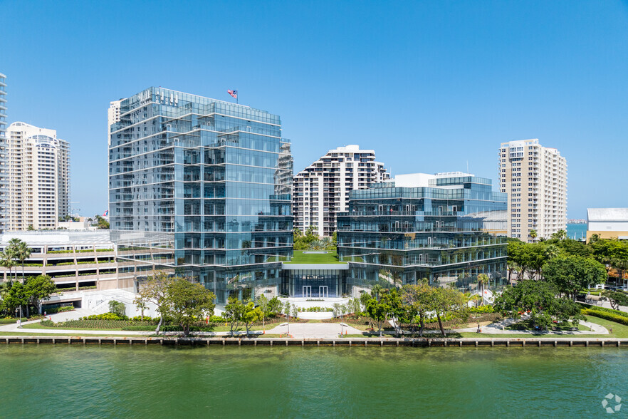 Primary Photo Of 601 Brickell Key Dr, Miami Office For Lease