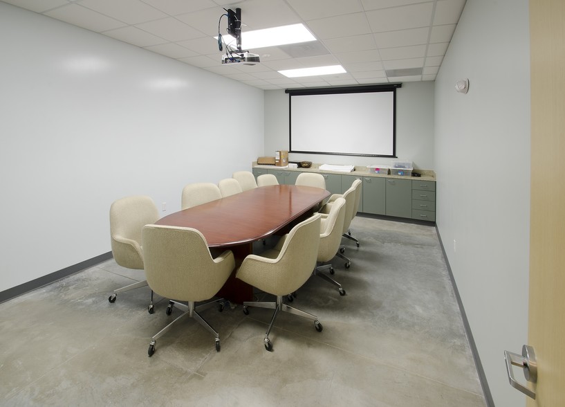 More Photos Of 2710 Reed Rd, Houston Distribution For Lease