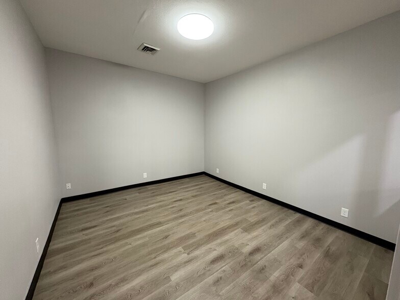 More Photos Of 6800 SW Beaverton Hillsdale Hwy, Portland Freestanding For Lease