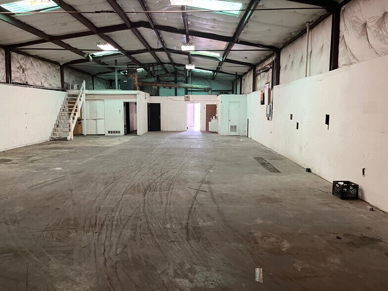 More Photos Of 5807 Ybarra Ct, El Paso Industrial For Sale