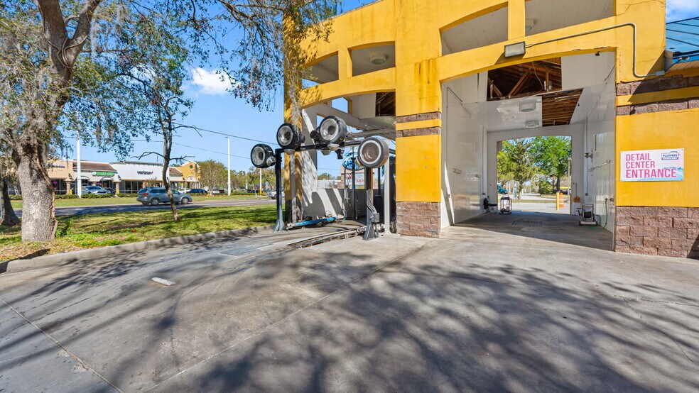 More Photos Of 113 S Valrico Rd, Valrico Carwash For Sale