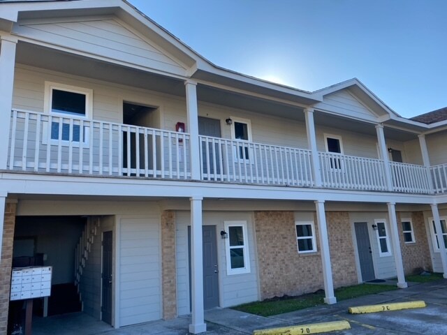 More Photos Of 6205 Jackson Rd, Hitchcock Apartments For Sale
