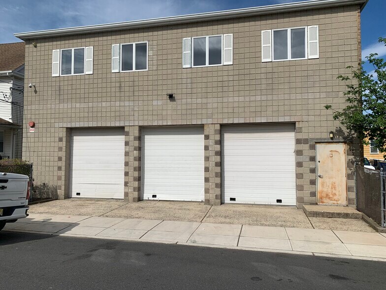 Primary Photo Of 2107 Springfield Ave, Vauxhall Service For Lease