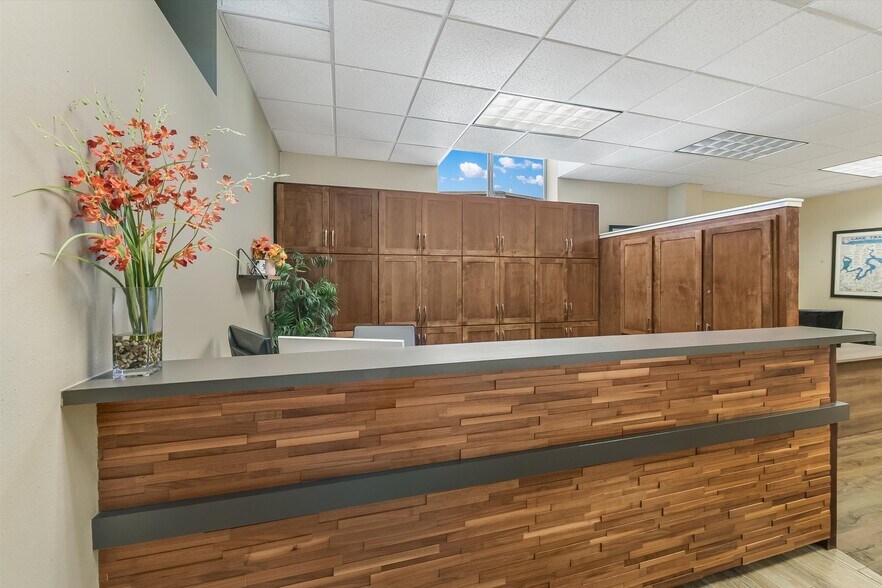 More Photos Of 1107 Ranch Road 620 S, Lakeway Office For Lease
