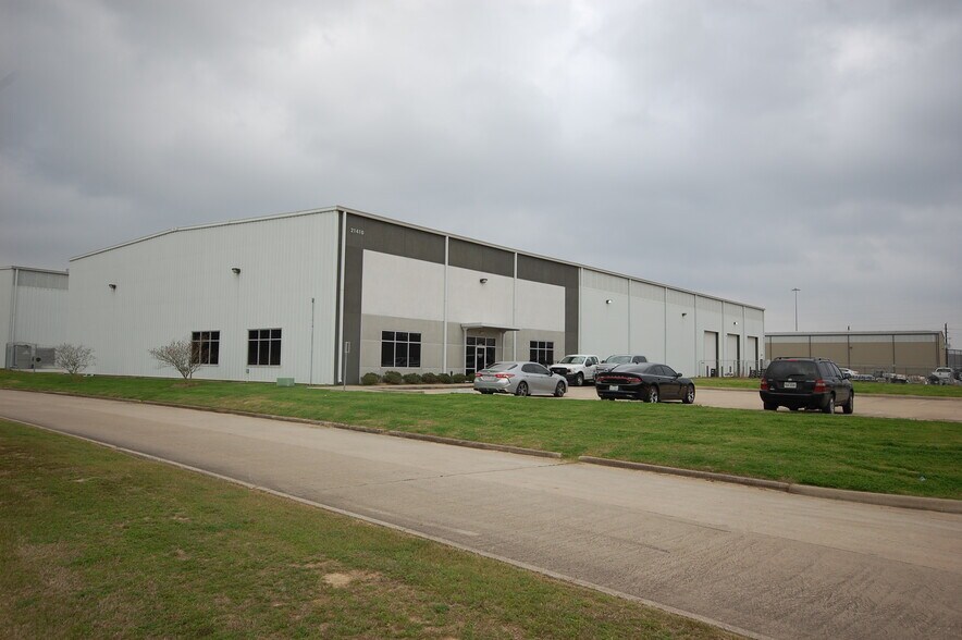 Primary Photo Of 21410 Springbridge Dr, Houston Warehouse For Lease
