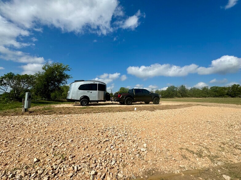 More Photos Of 133 Wheeler St, Stockdale Trailer Camper Park For Sale