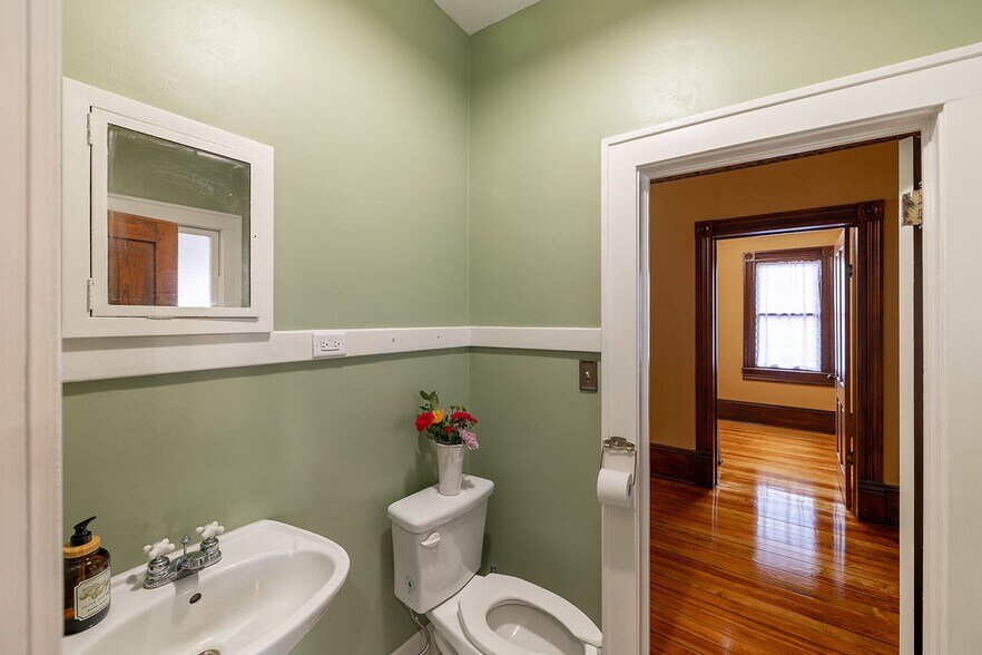 More Photos Of 892 Prince Ave, Athens Medical For Lease