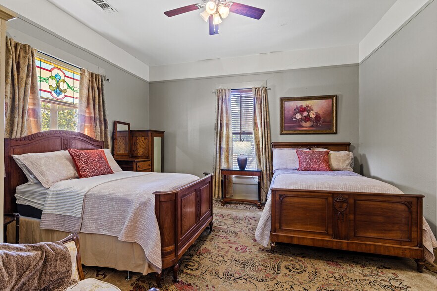 More Photos Of 303 W Austin St, Fredericksburg Office Residential For Sale