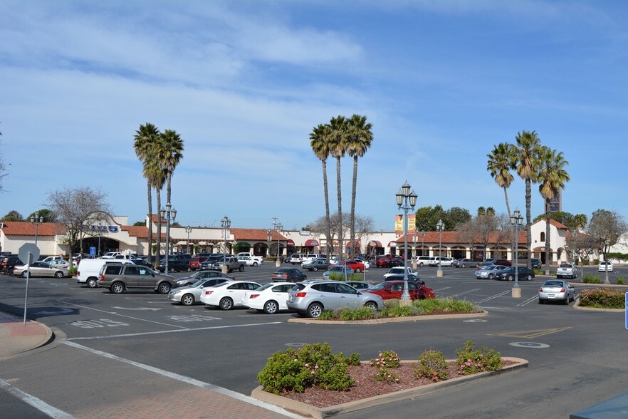 More Photos Of 209-345 Town Ctr W, Santa Maria Unknown For Lease