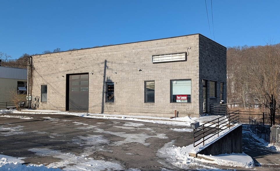 Primary Photo Of 57 Plainfield Ave, Bedford Hills Warehouse For Lease