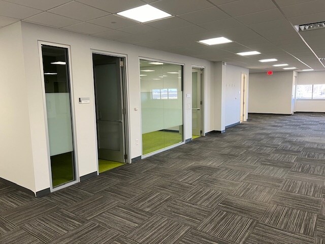 More Photos Of 2985 S Ridge Rd, Green Bay Medical For Lease